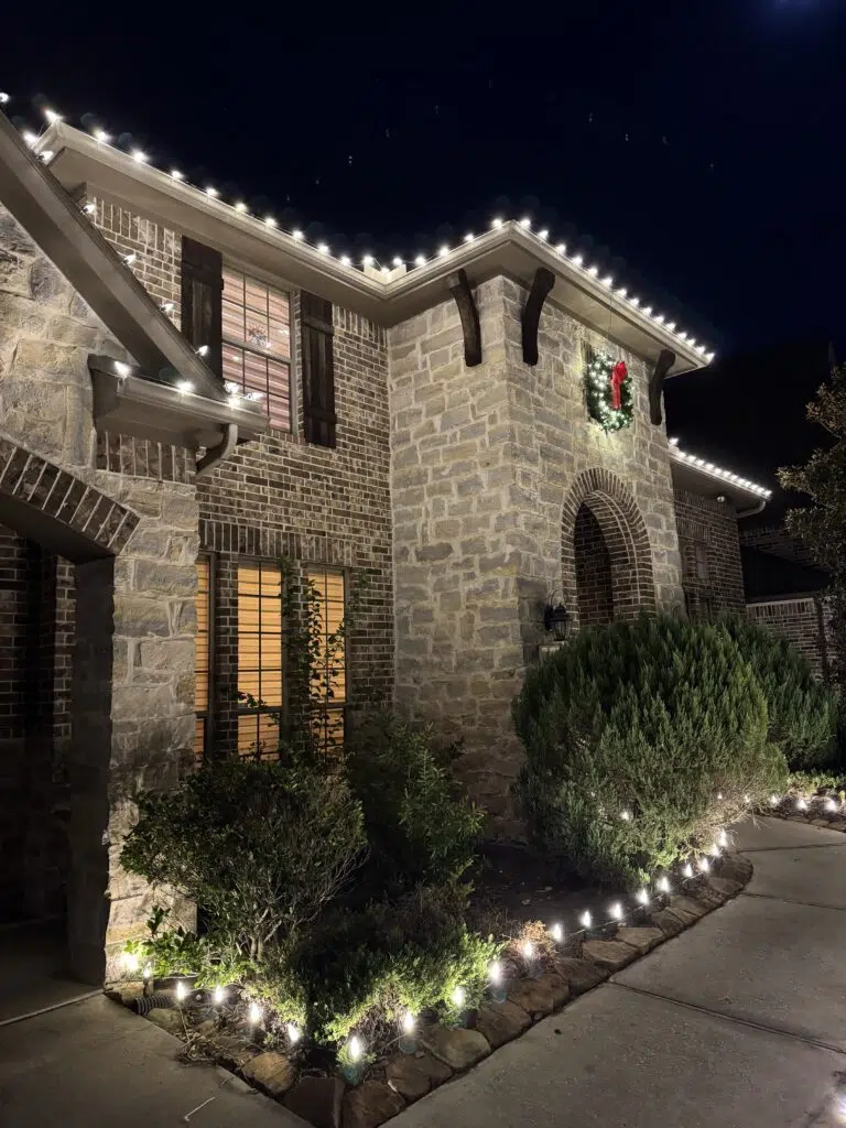 View christmas light installation project in New Albany